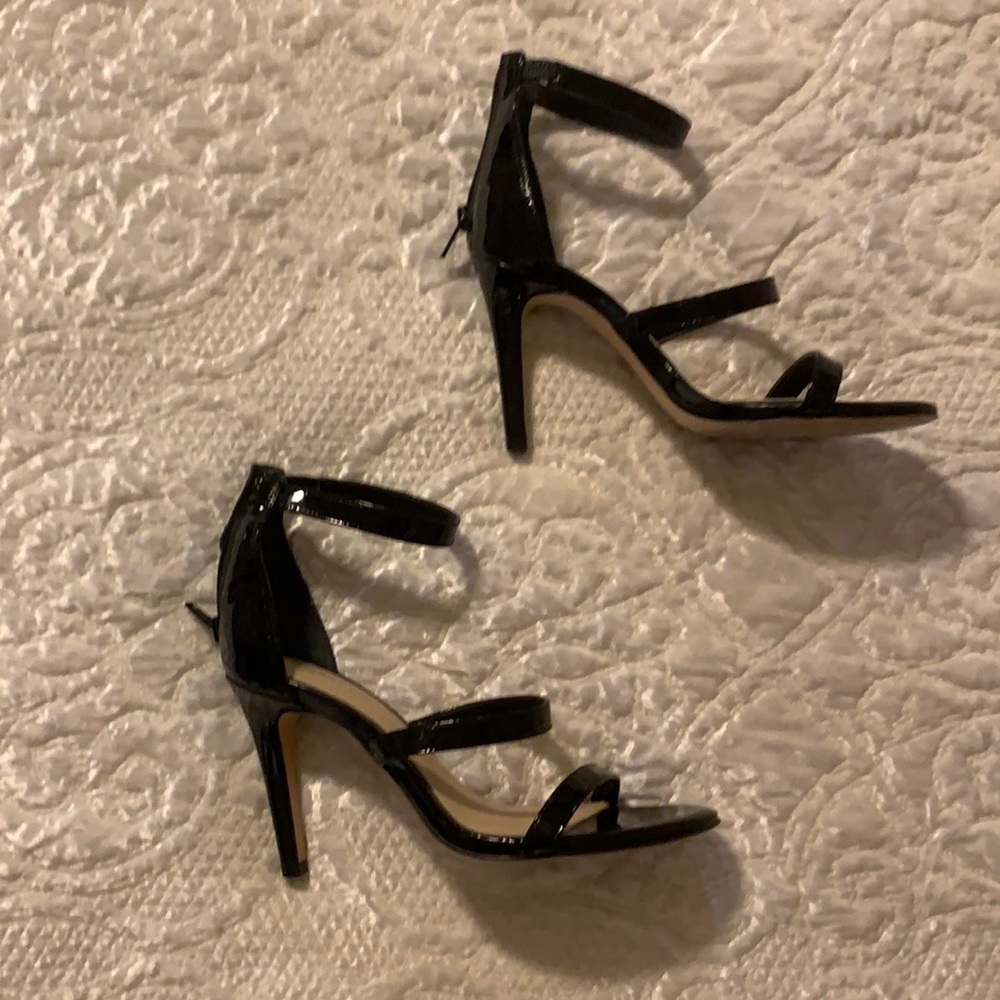 6.5 black Gianni Bini heels